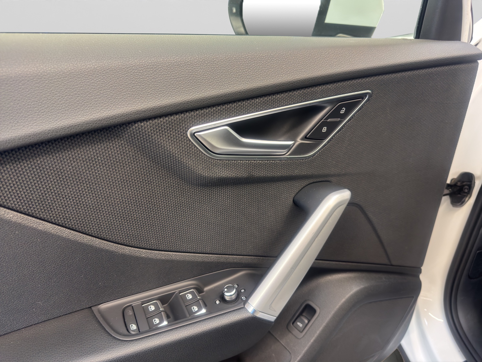 Q2 30 TFSI advanced LED Infotainment-Paket