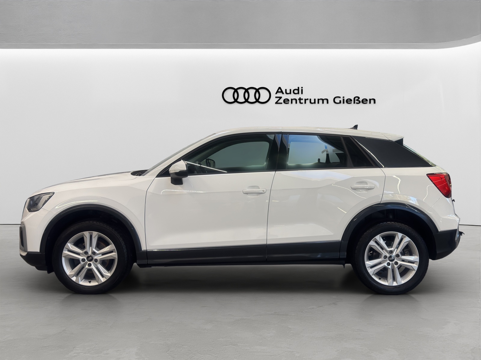 Q2 30 TFSI advanced LED Infotainment-Paket