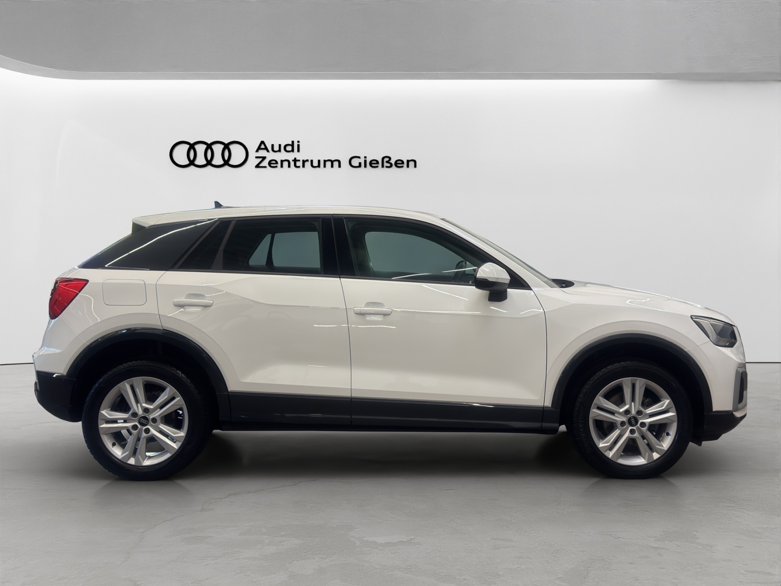 Q2 30 TFSI advanced LED Infotainment-Paket