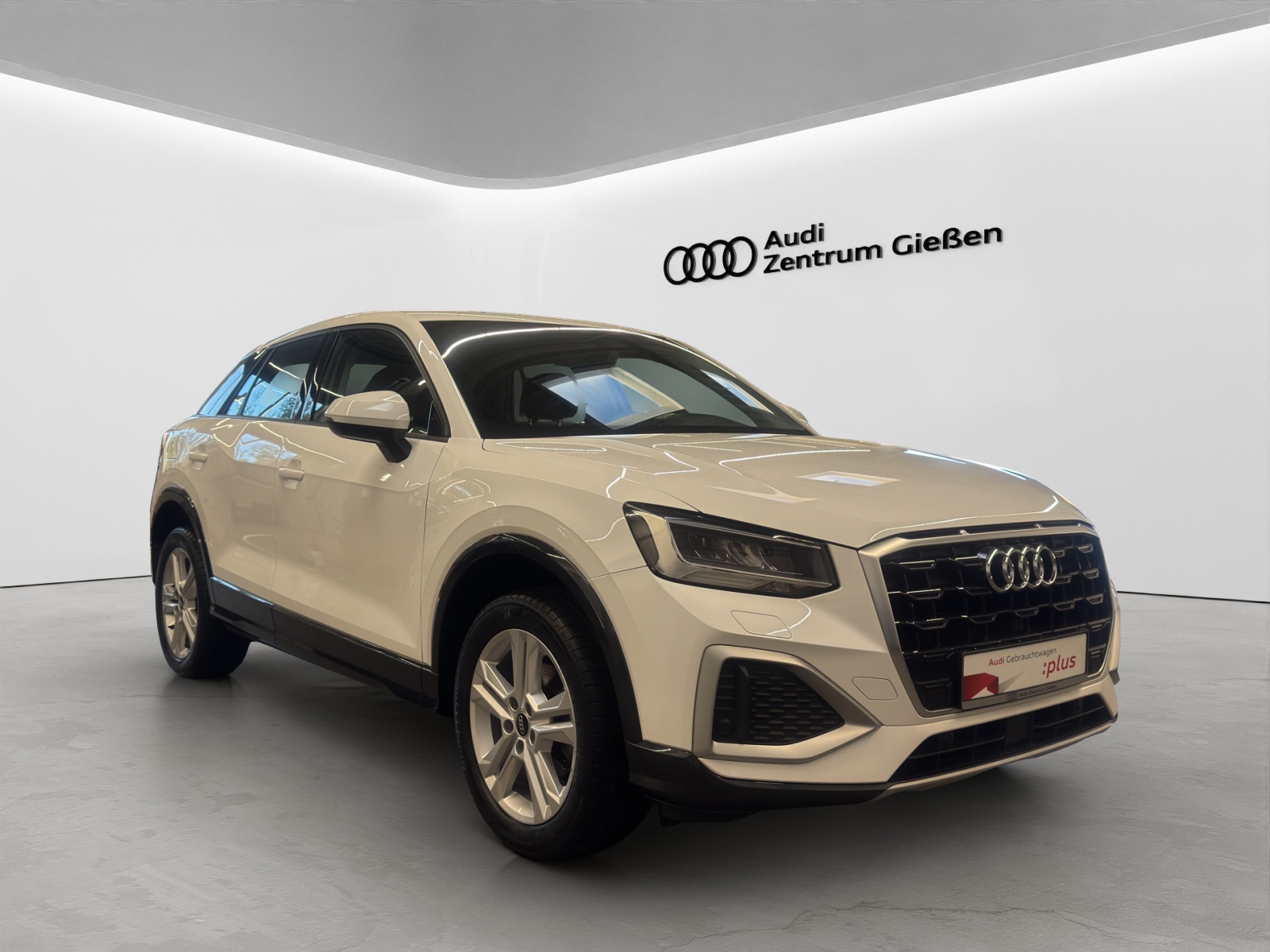 Q2 30 TFSI advanced LED Infotainment-Paket