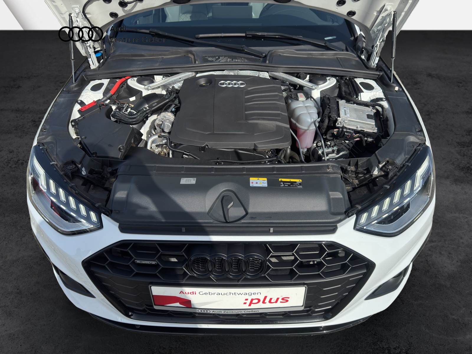 A4 Limousine 40 TDI quattro S line competition Black Navi LED Rückfahrkamera