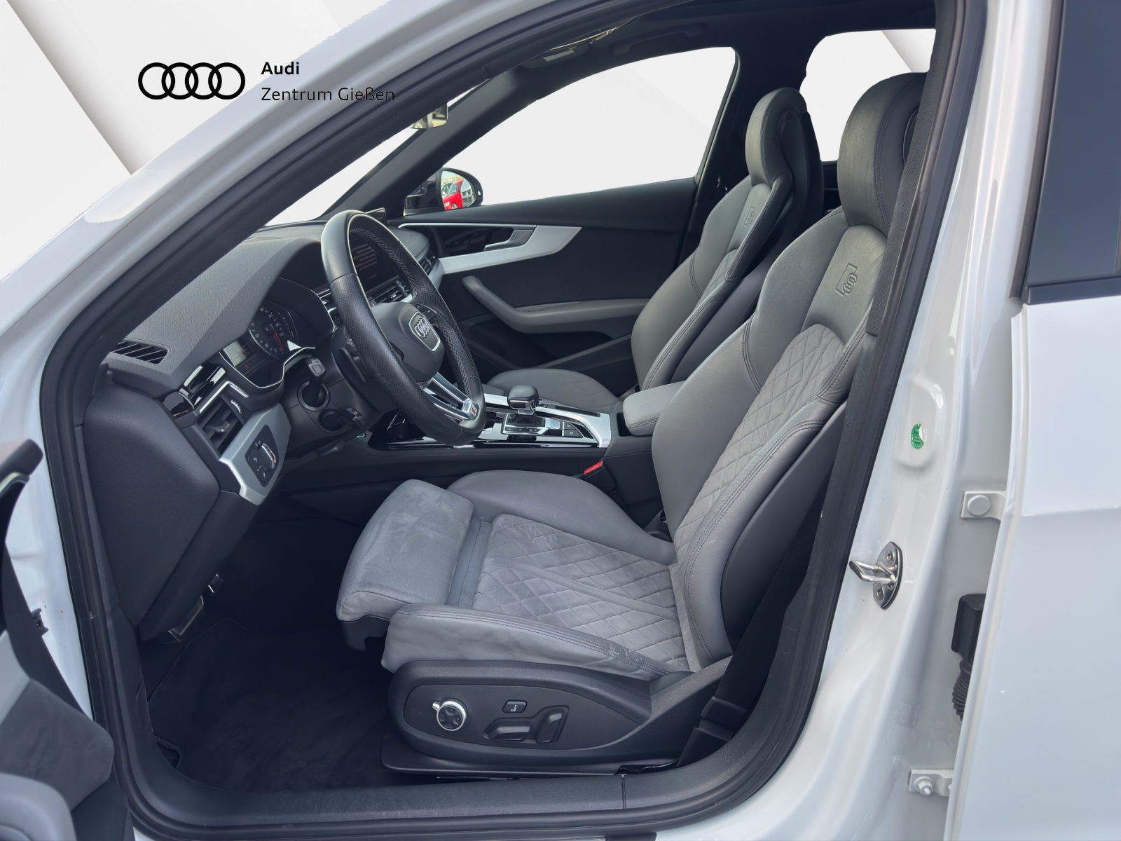 A4 Limousine 40 TDI quattro S line competition Black Navi LED Rückfahrkamera