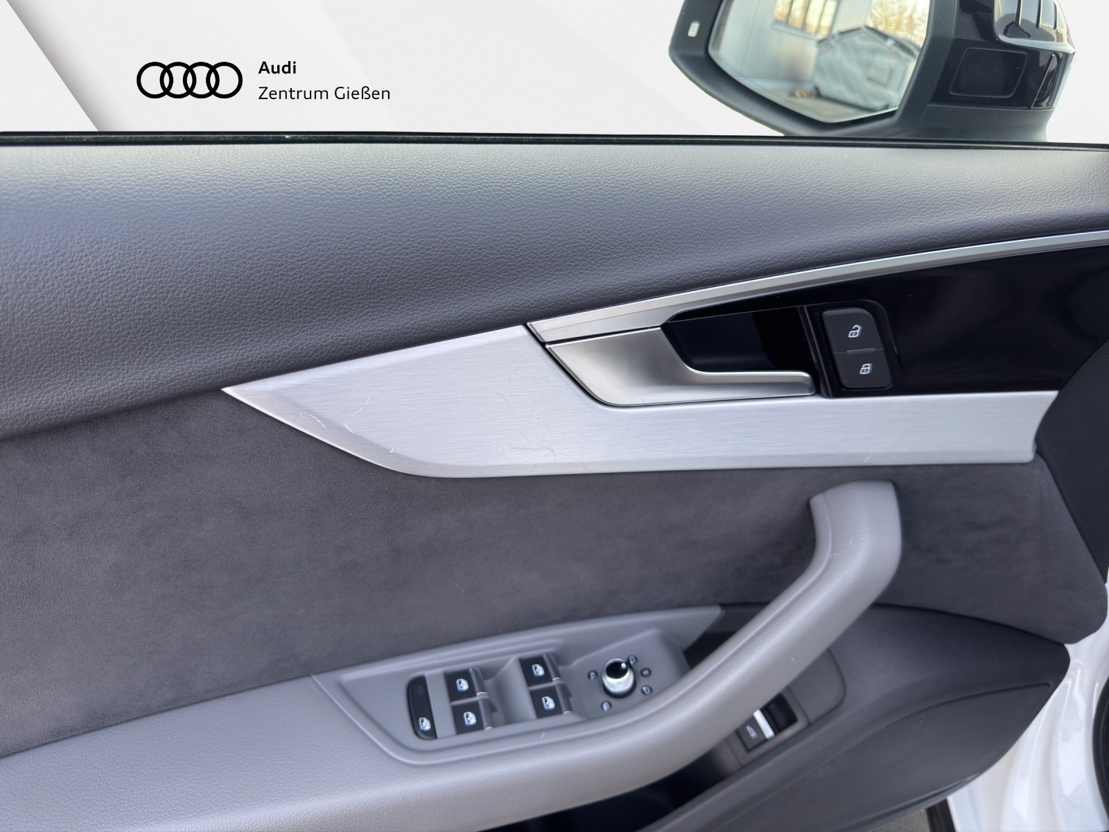 A4 Limousine 40 TDI quattro S line competition Black Navi LED Rückfahrkamera