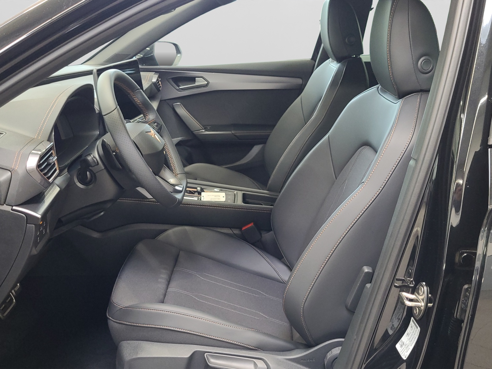 Leon 1.5 eTSI DSG EDGE AHK ACC Kamera LED