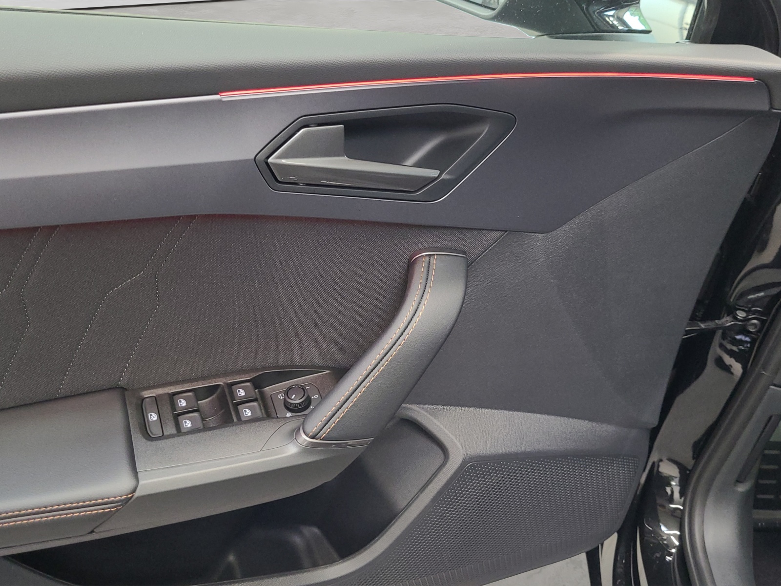 Leon 1.5 eTSI DSG EDGE AHK ACC Kamera LED