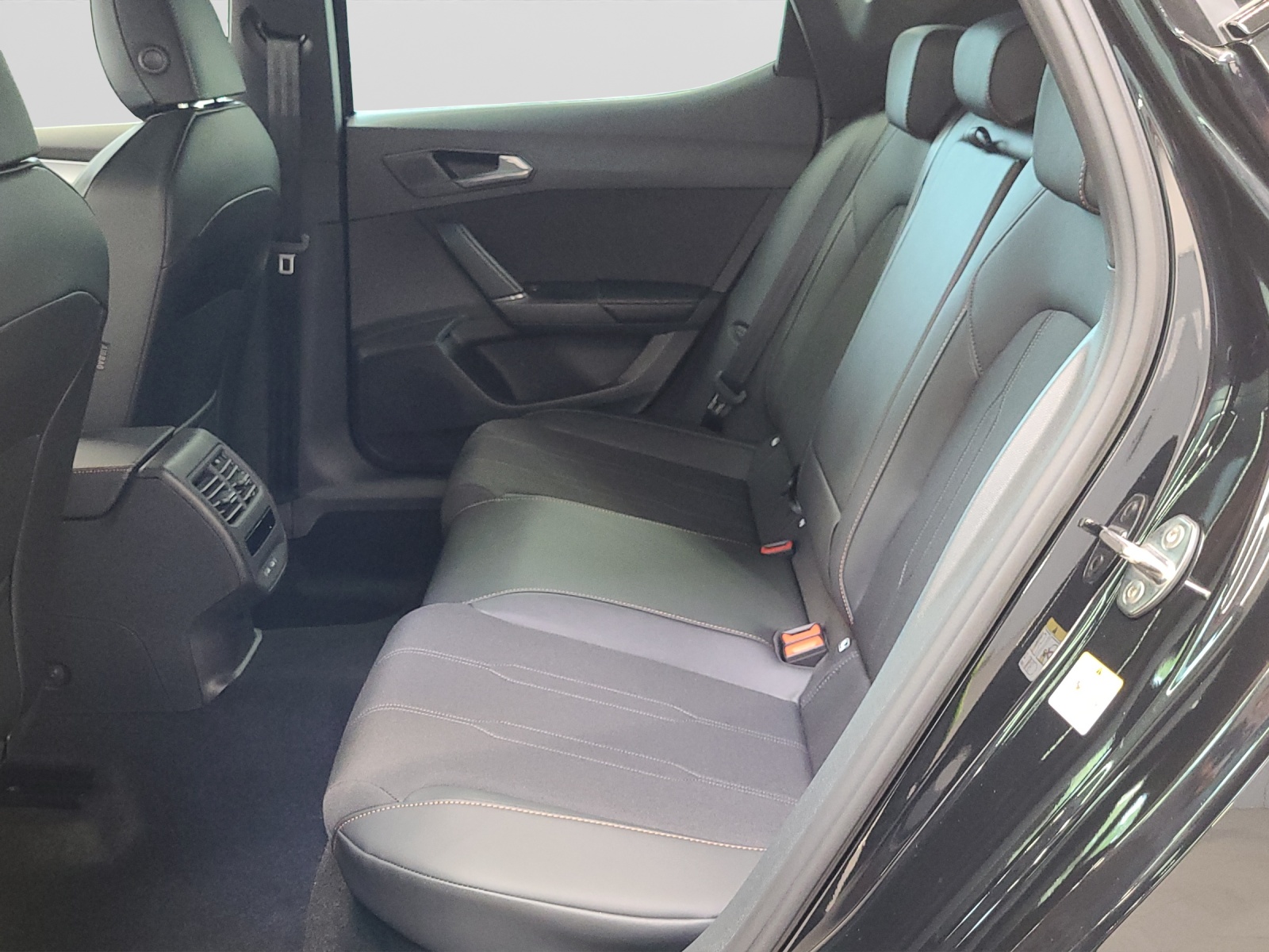 Leon 1.5 eTSI DSG EDGE AHK ACC Kamera LED