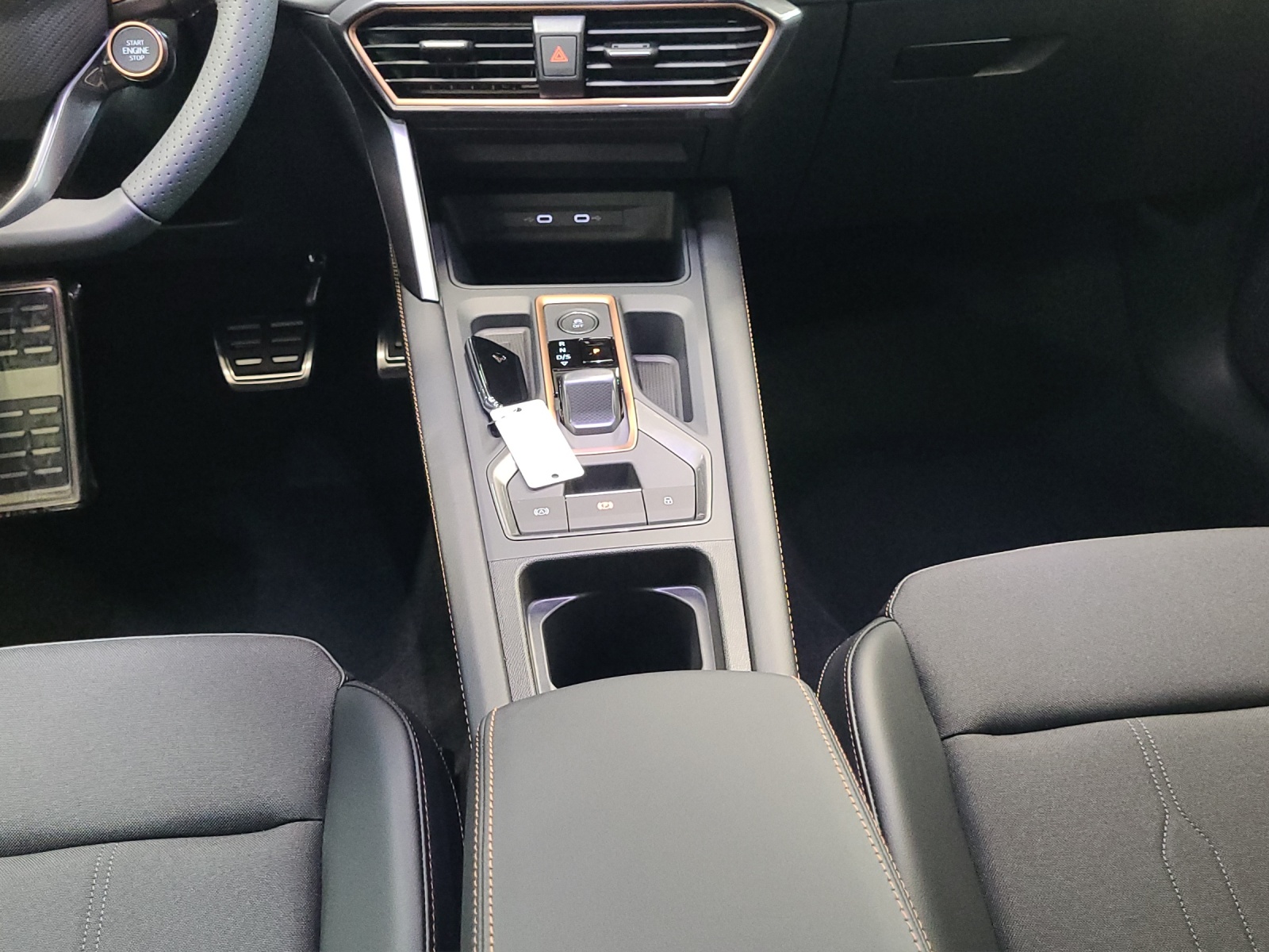 Leon 1.5 eTSI DSG EDGE AHK ACC Kamera LED
