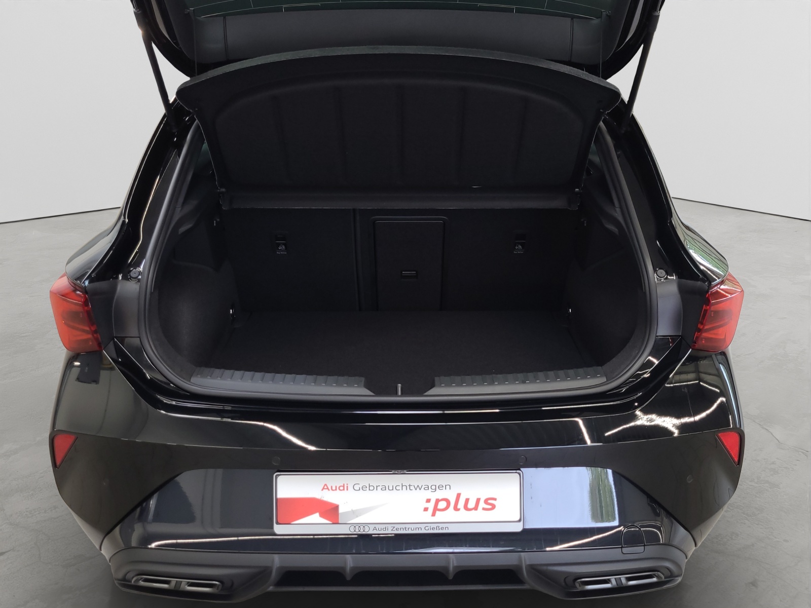 Leon 1.5 eTSI DSG EDGE AHK ACC Kamera LED