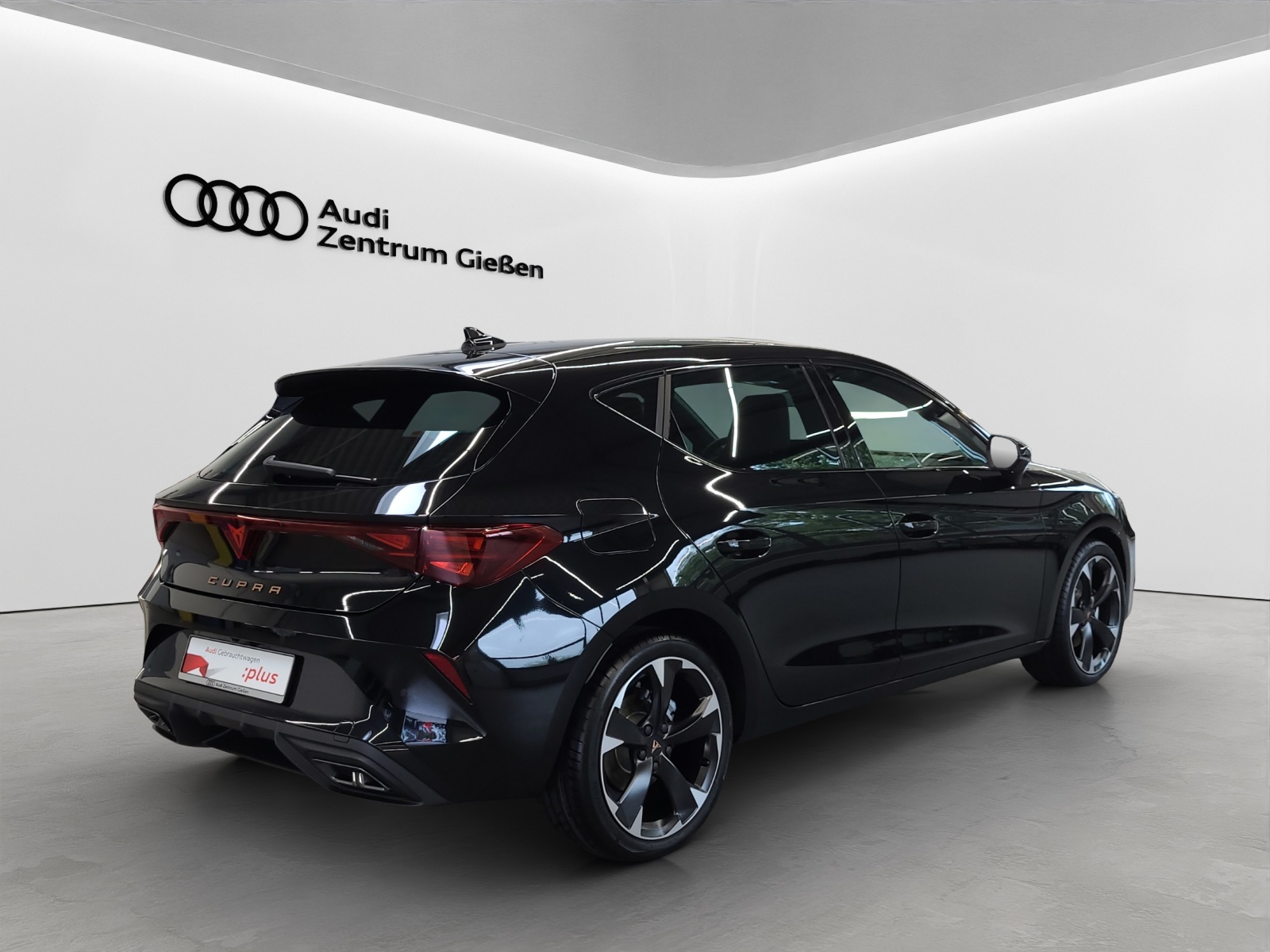 Leon 1.5 eTSI DSG EDGE AHK ACC Kamera LED