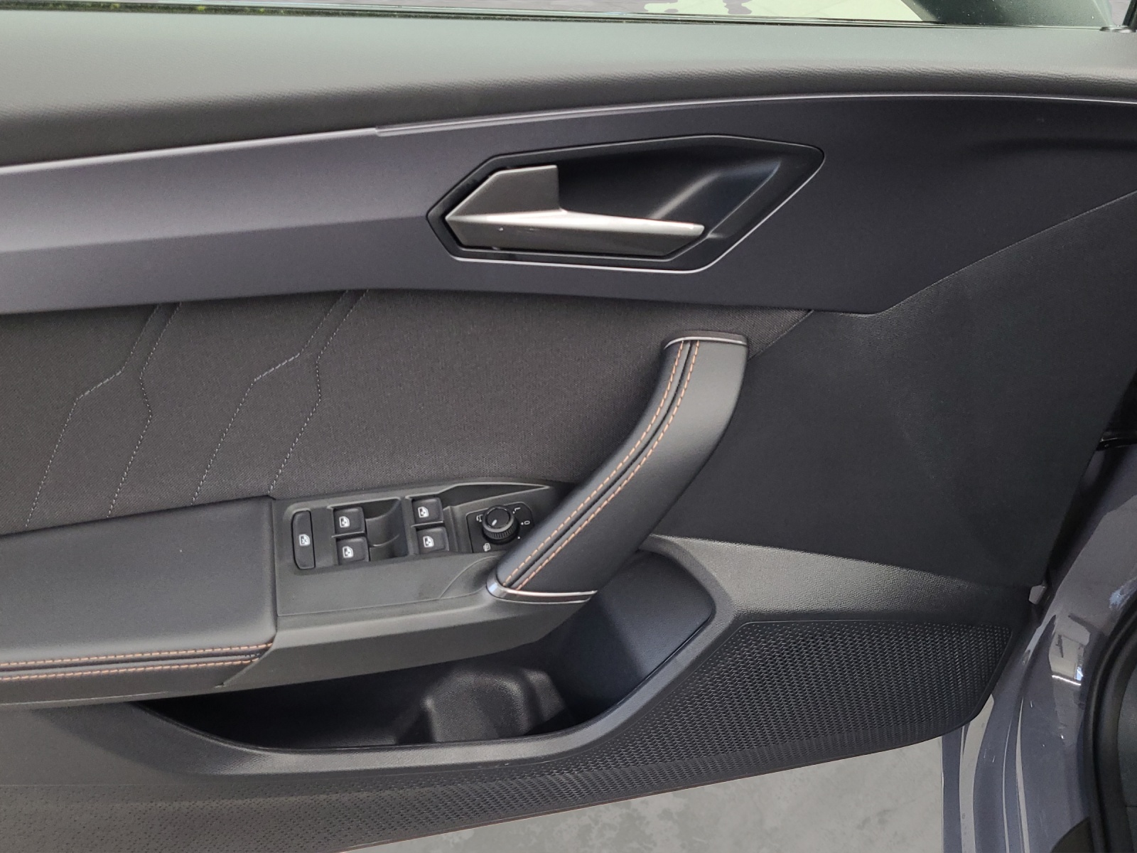 Leon 1.5 eTSI DSG EDGE AHK ACC Kamera LED