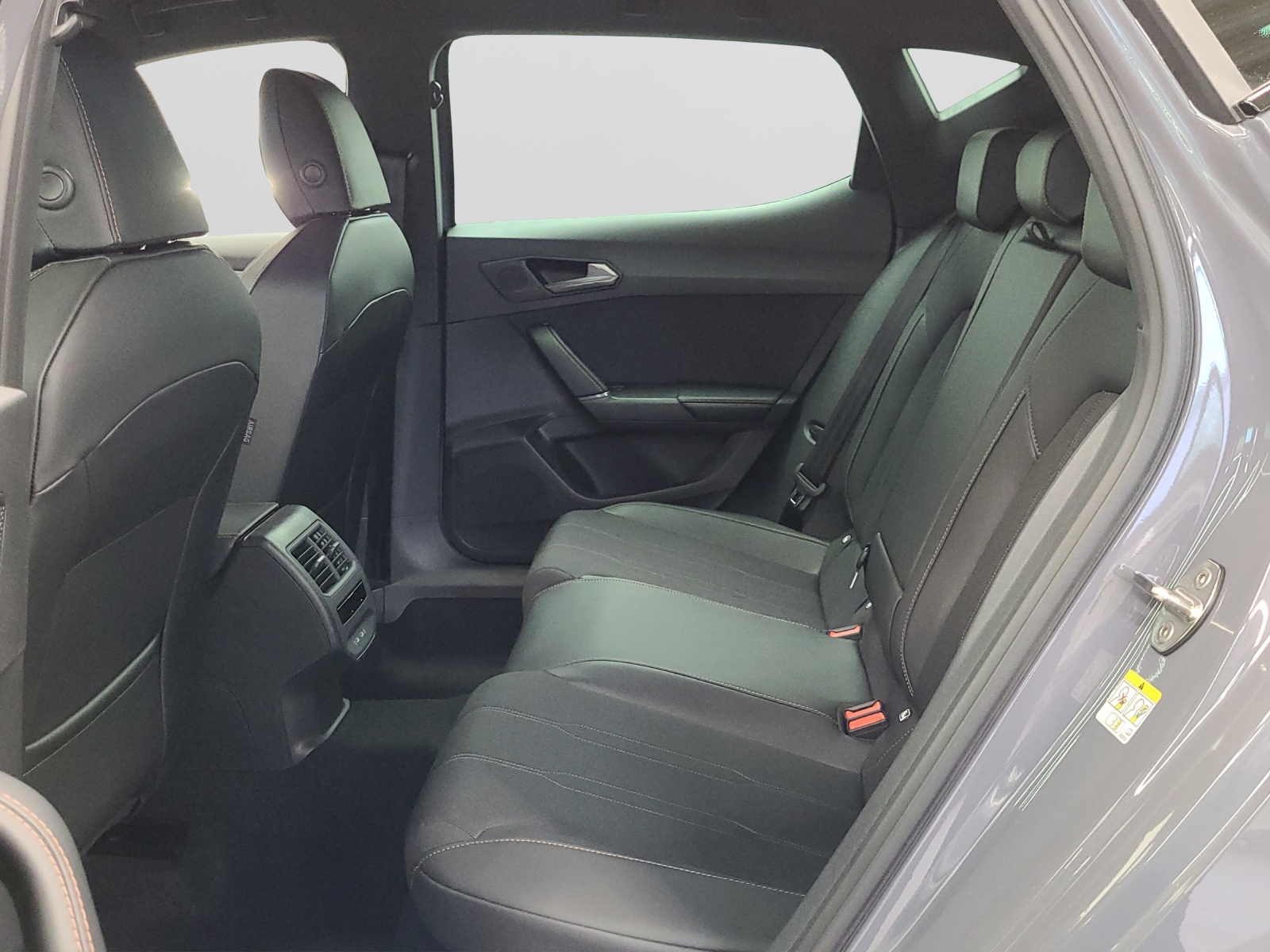 Leon 1.5 eTSI DSG EDGE AHK ACC Kamera LED