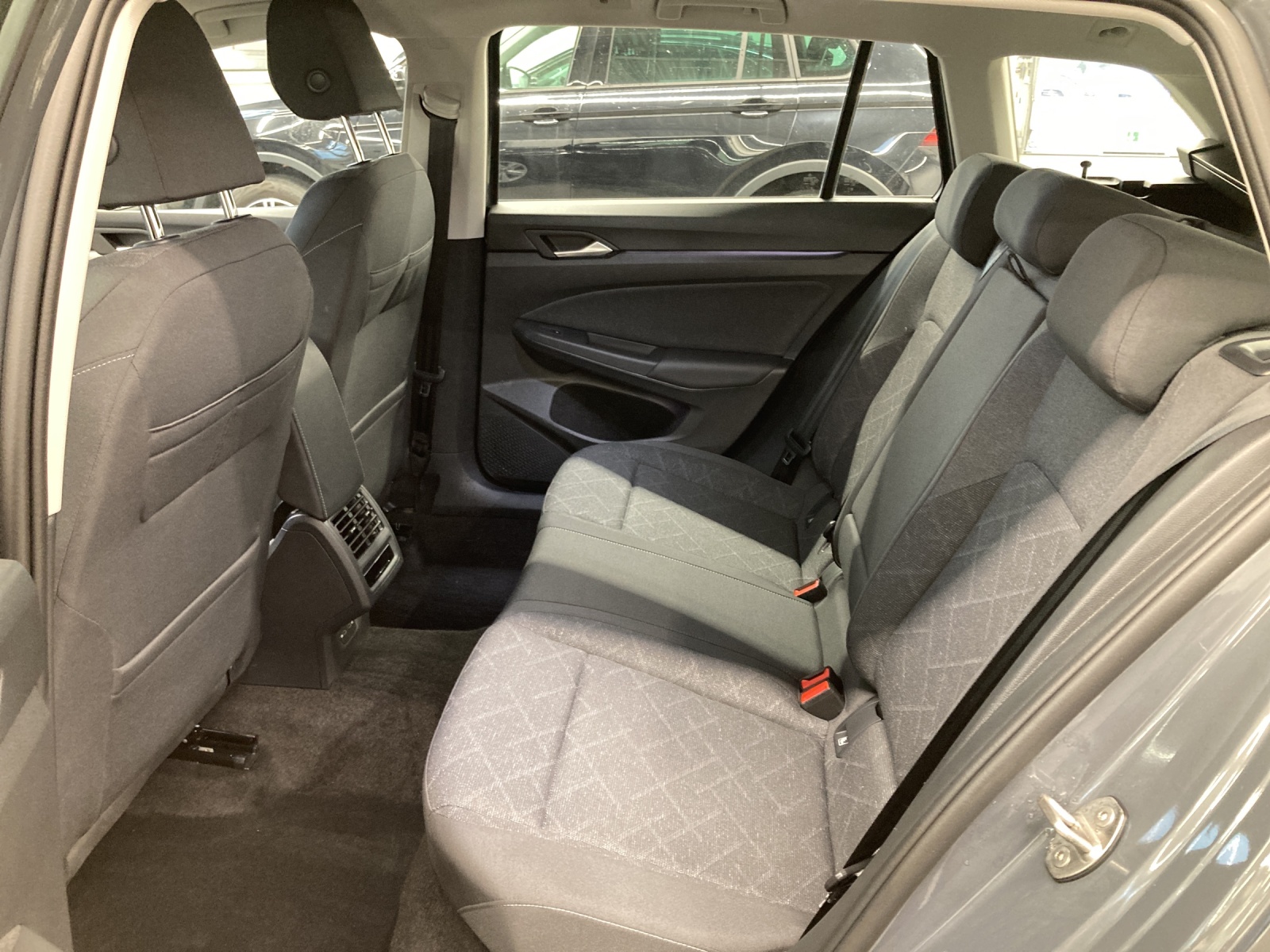 Golf 8 Variant eTSI DSG Life