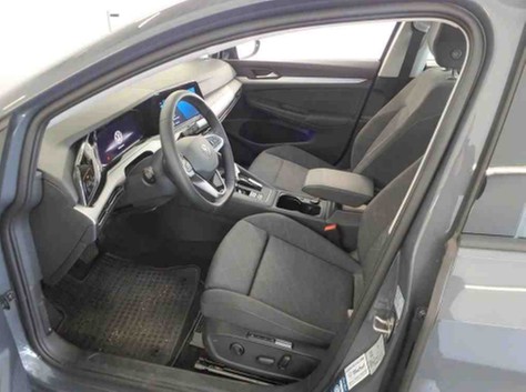 Golf 8 Variant eTSI DSG Life
