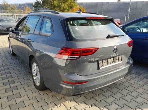 Golf 8 Variant eTSI DSG Life