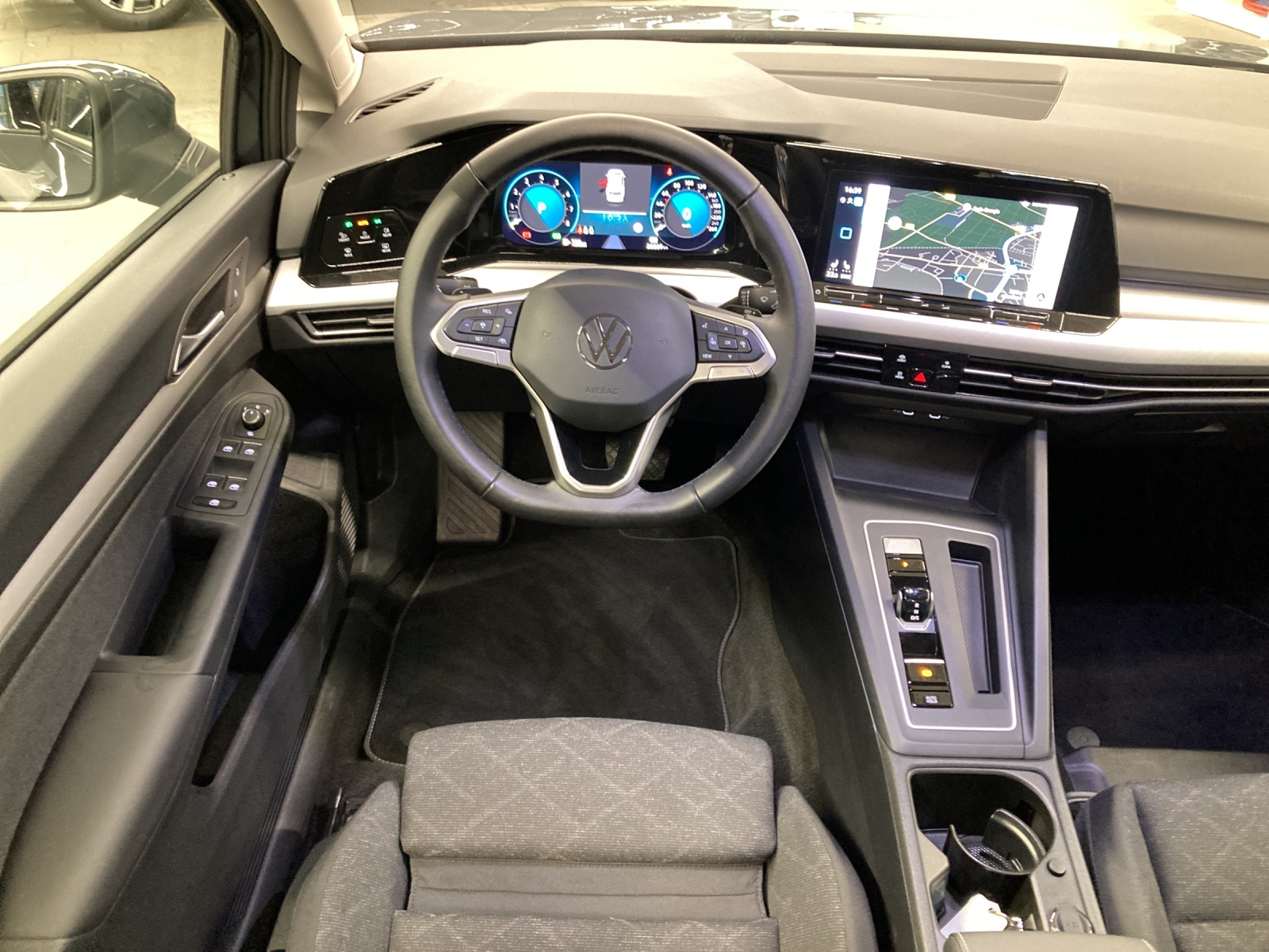 Golf 8 Variant eTSI DSG Life