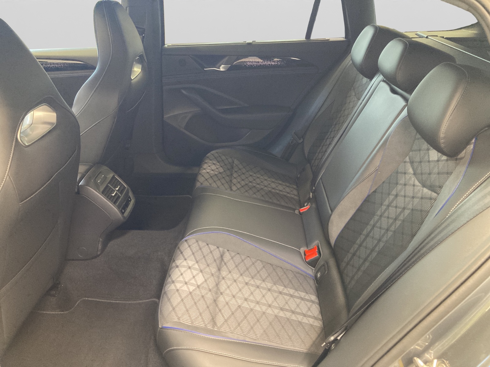 Passat Variant eHybrid DSG R-Line 