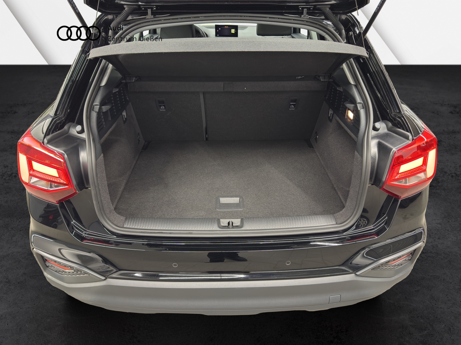 Q2 30 TFSI basis LED SHZ PDC smartphone interface