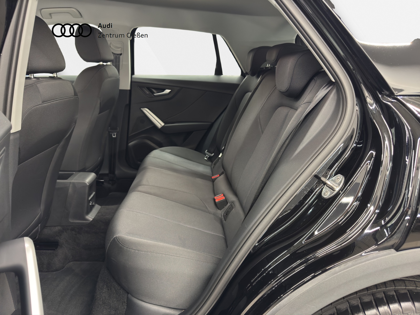 Q2 30 TFSI basis LED SHZ PDC smartphone interface