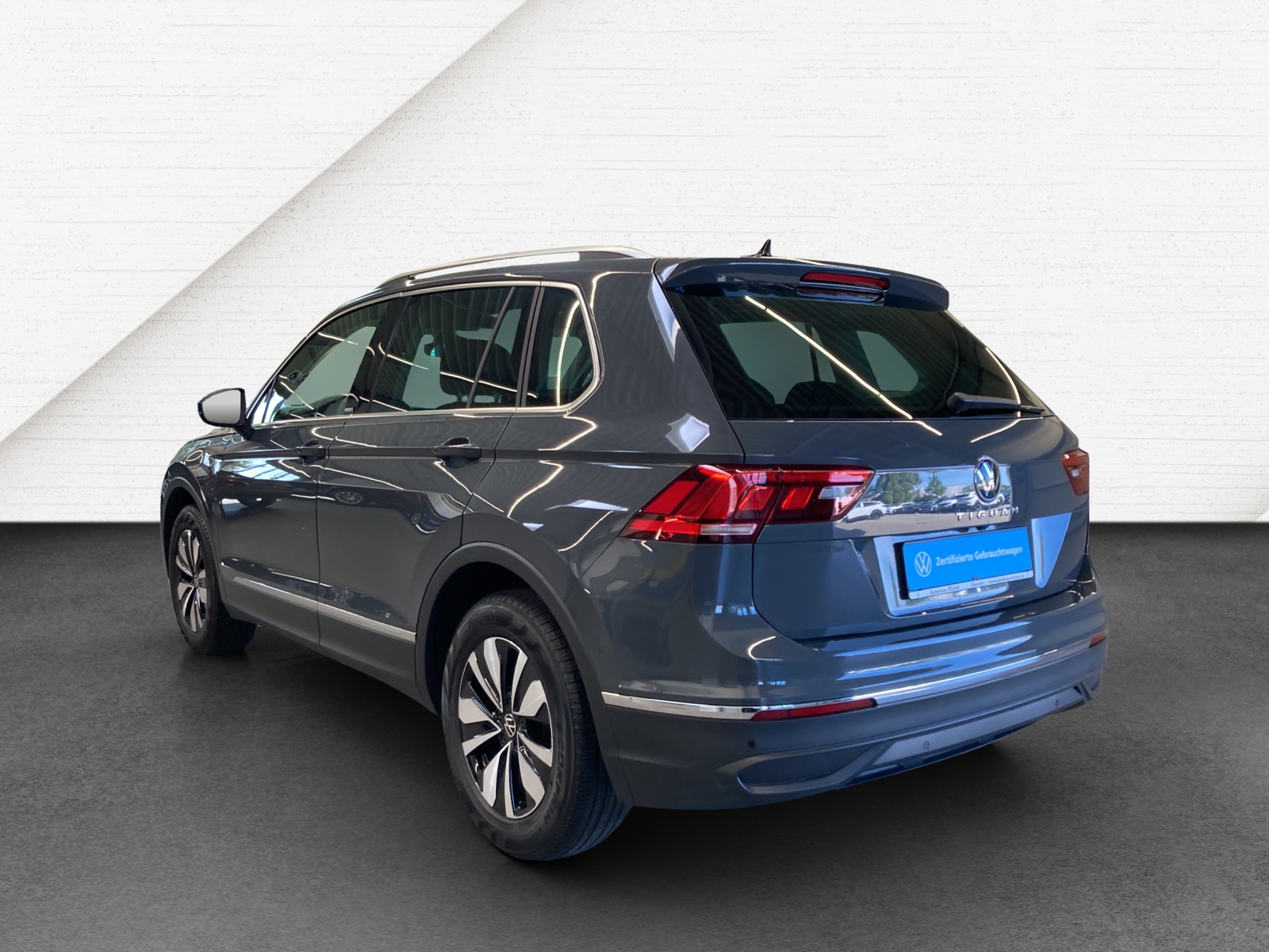 Tiguan 2.0 TDI DSG Move LED TravelAssist Navi Rückkamera