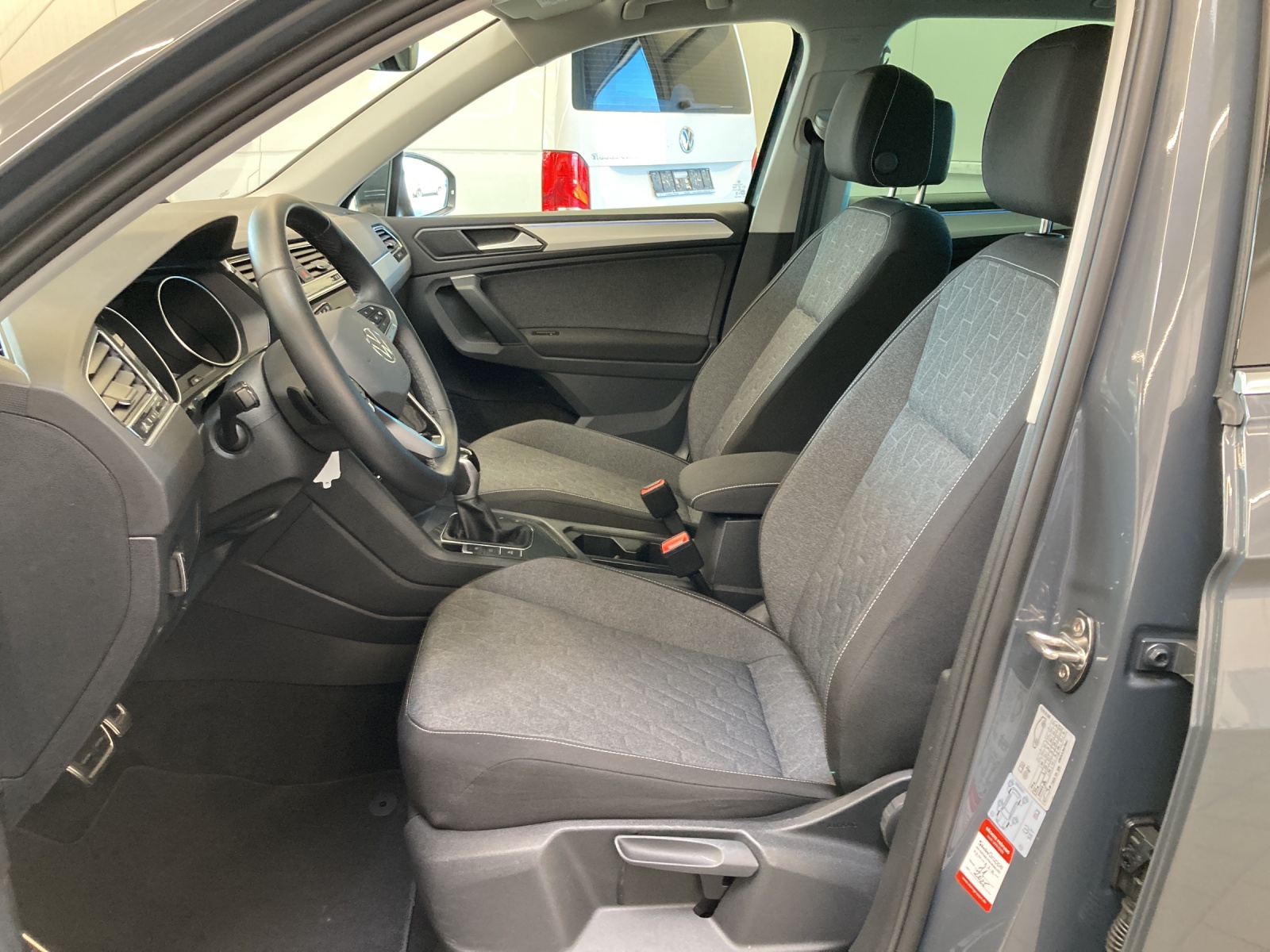 Tiguan 2.0 TDI DSG Move LED TravelAssist Navi Rückkamera