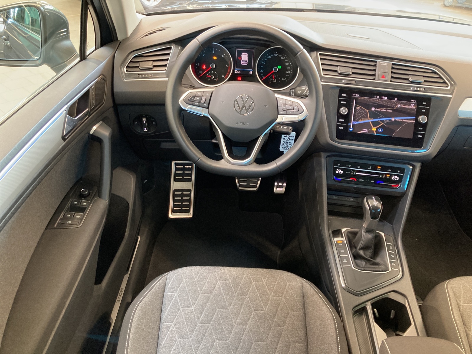 Tiguan 2.0 TDI DSG Move LED TravelAssist Navi Rückkamera