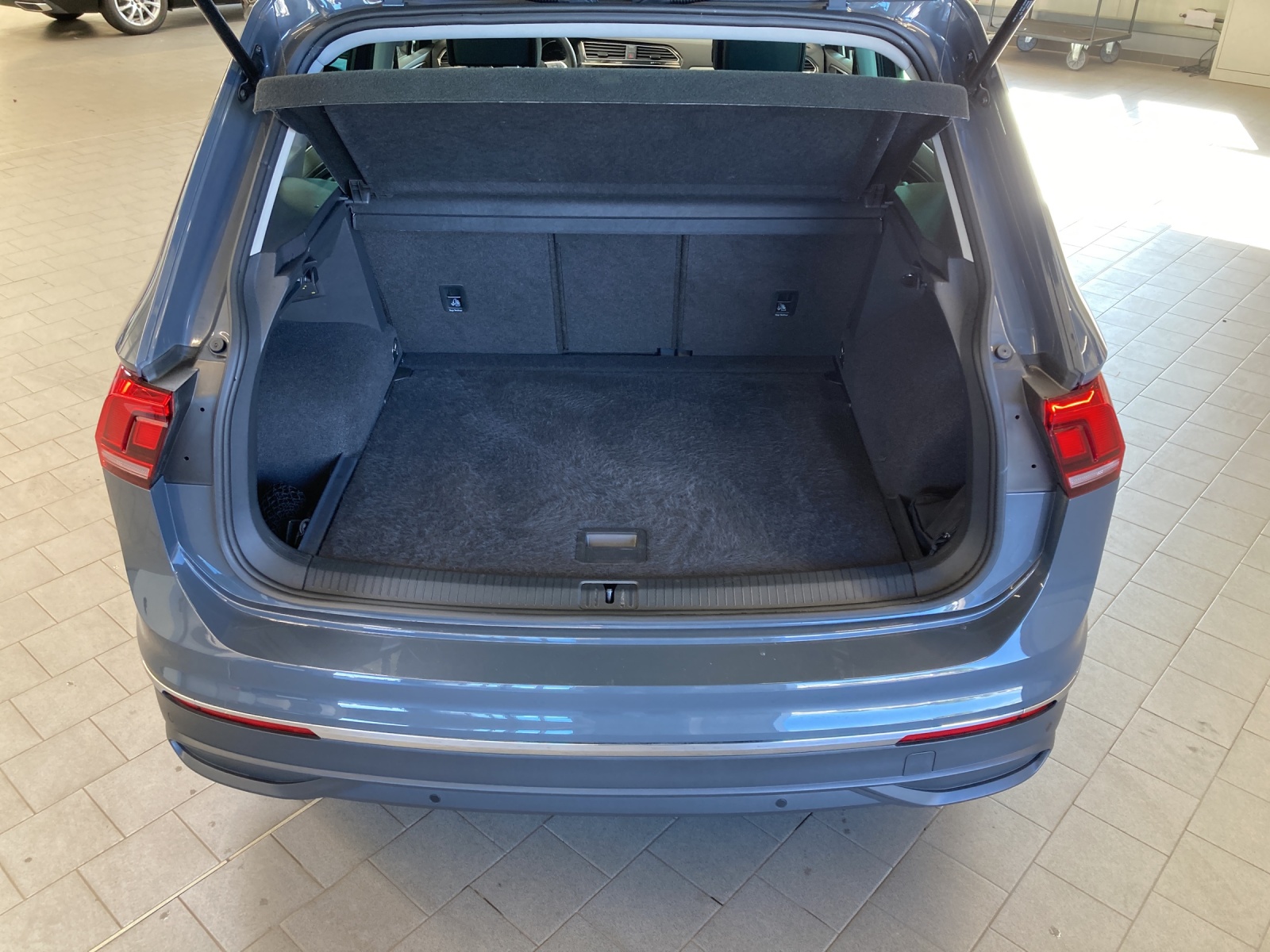 Tiguan 2.0 TDI DSG Move LED TravelAssist Navi Rückkamera