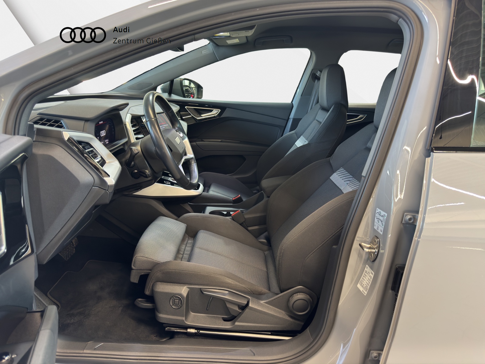 Q4 e-tron 40 Black Komfortpaket MMI Navi Plus