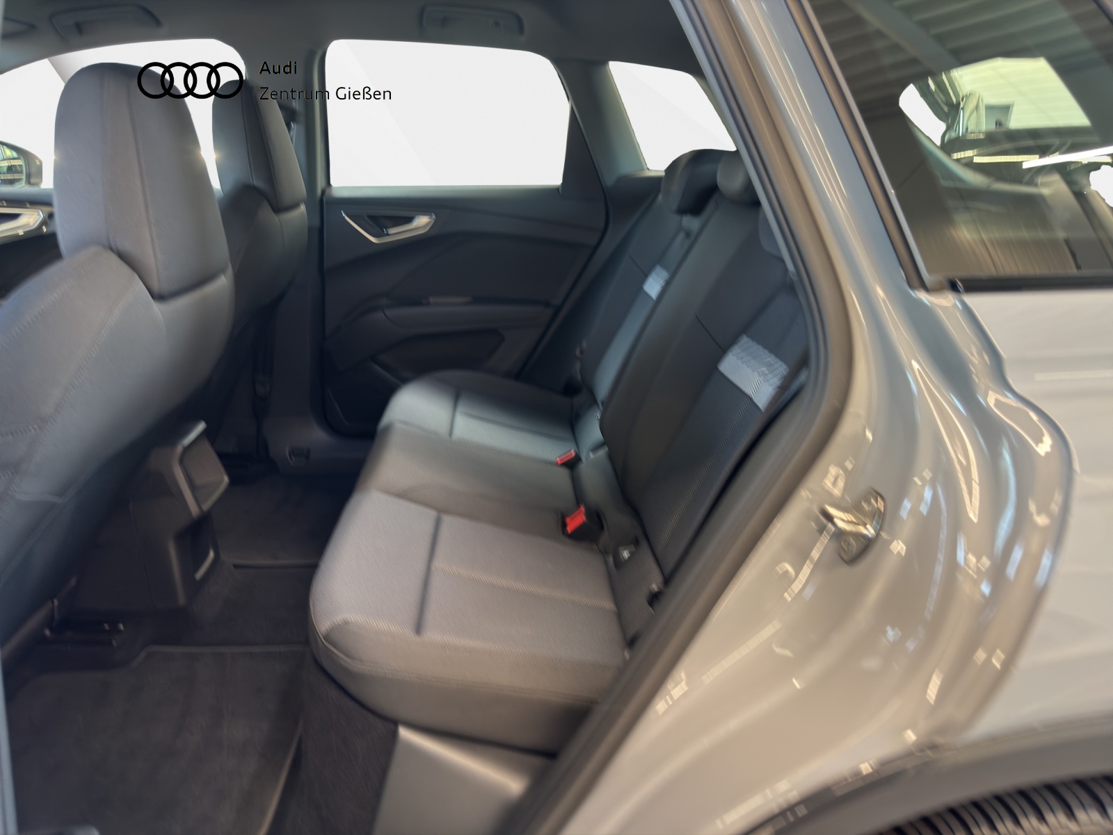 Q4 e-tron 40 Black Komfortpaket MMI Navi Plus