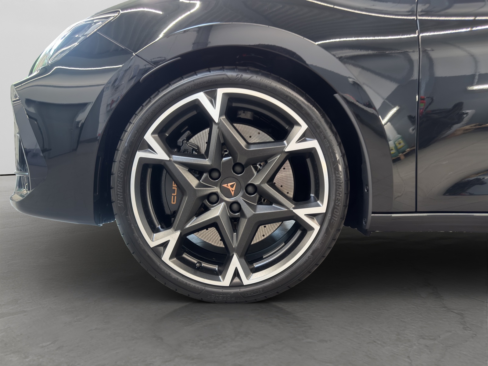 Cupra Leon 2.0 TSI DSG VZ ACC DCC Sennheiser Pano