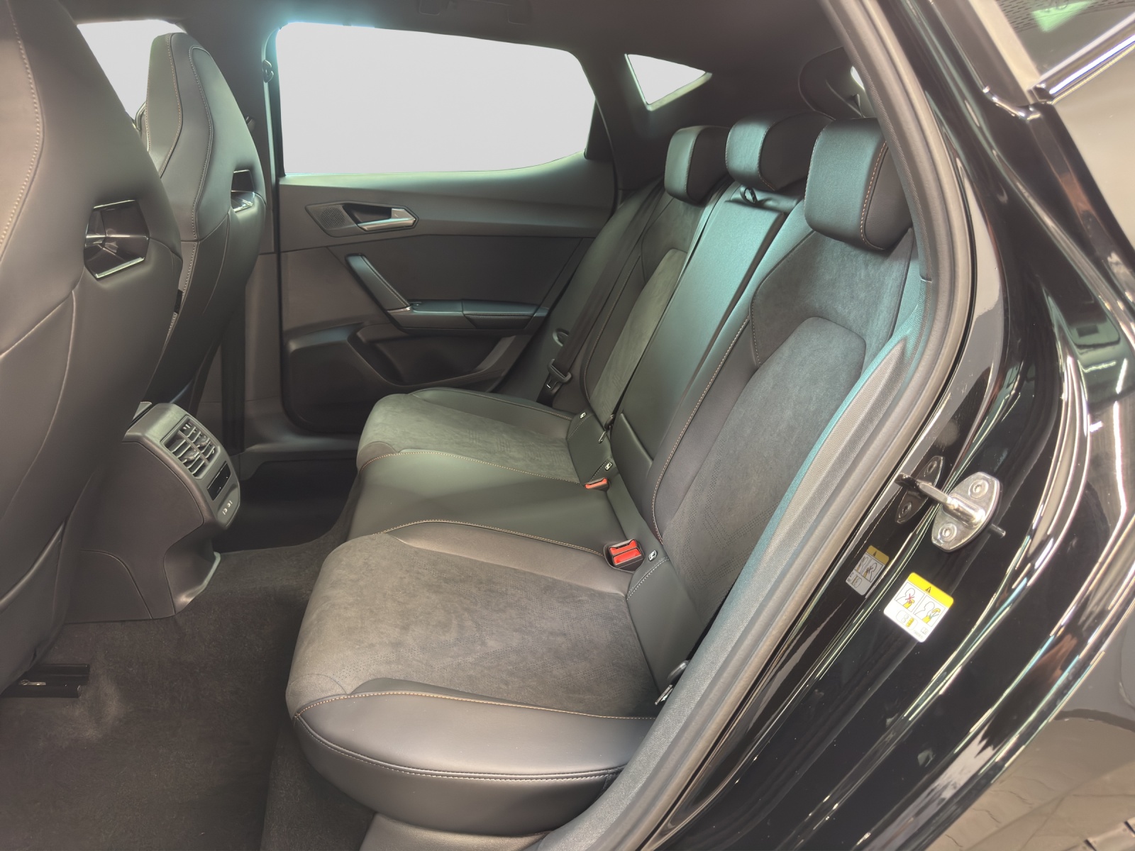 Cupra Leon 2.0 TSI DSG VZ ACC DCC Sennheiser Pano