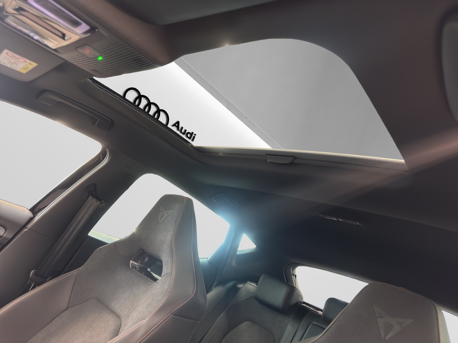 Cupra Leon 2.0 TSI DSG VZ ACC DCC Sennheiser Pano
