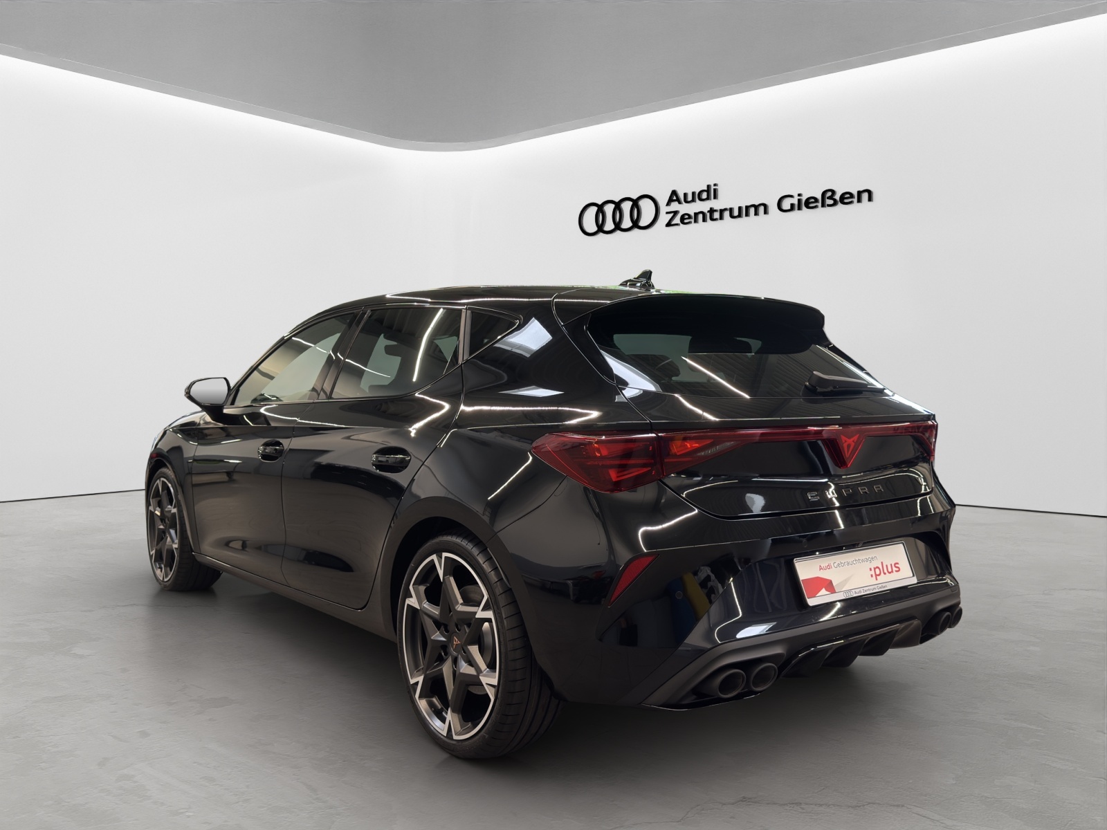 Cupra Leon 2.0 TSI DSG VZ ACC DCC Sennheiser Pano