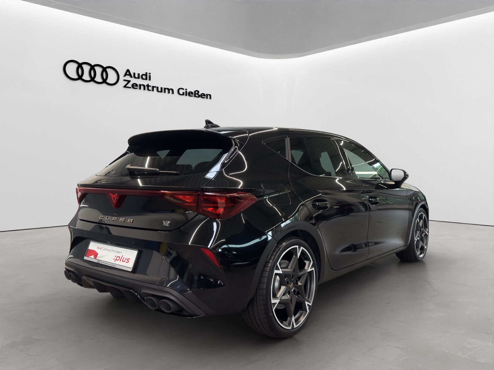 Cupra Leon 2.0 TSI DSG VZ ACC DCC Sennheiser Pano