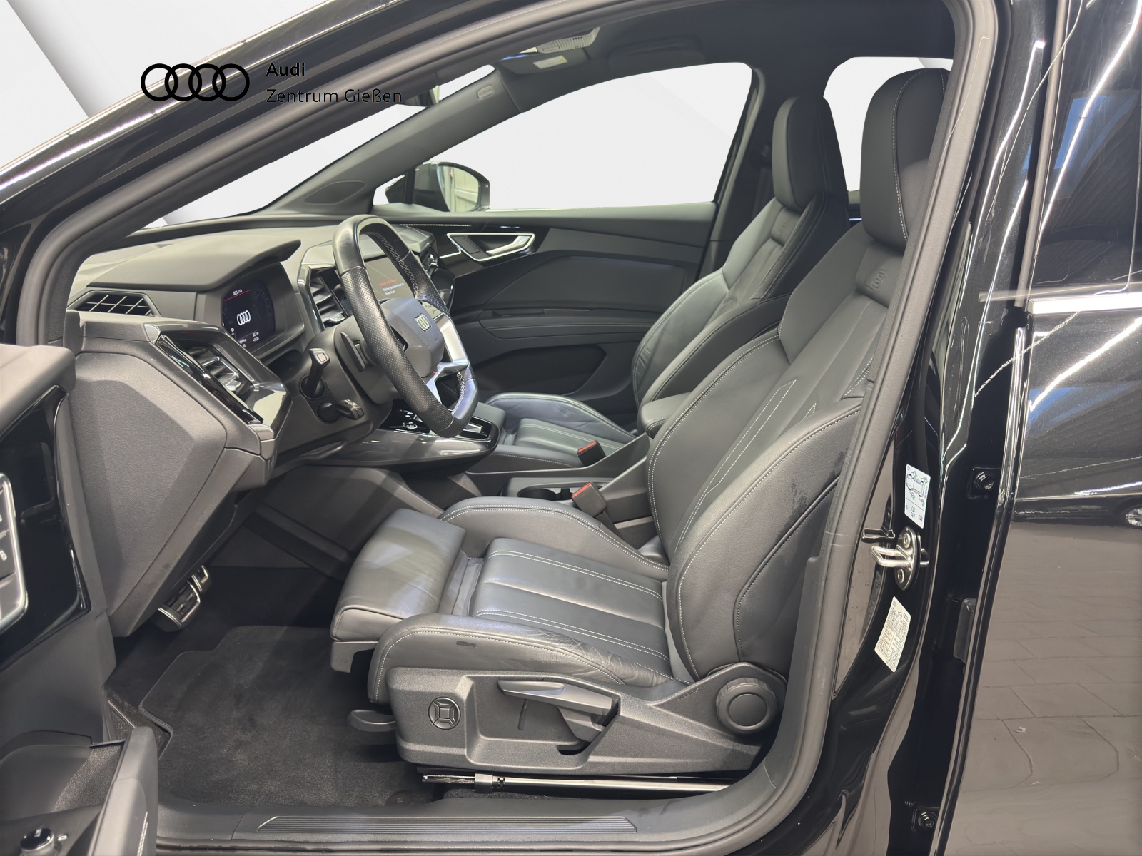 Q4 e-tron Sportback 40 S line Matrix-LED Navi Assistenzpaket Plus