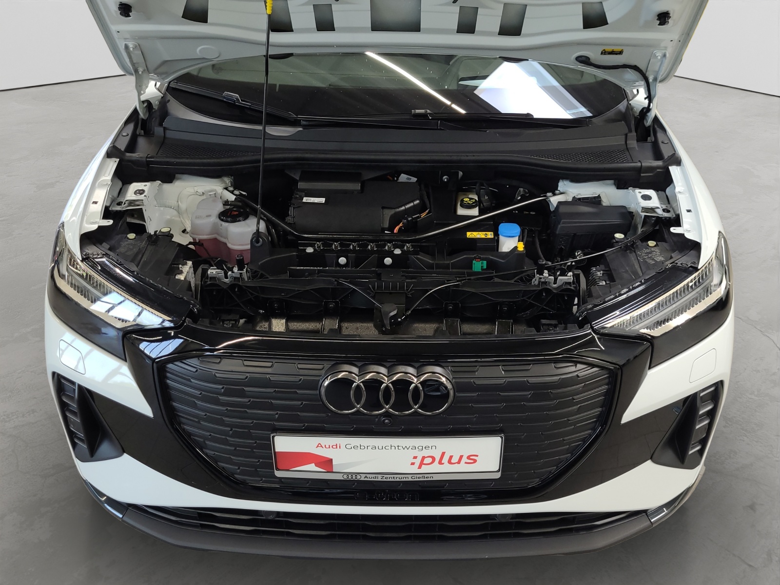 Q4 e-tron Sportback 50 quattro Black AHK HuD Navi