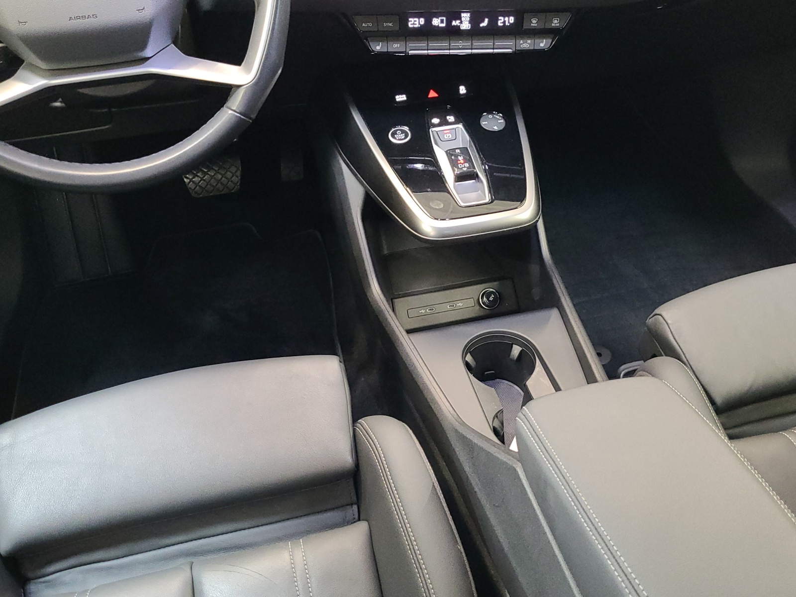 Q4 e-tron Sportback 50 quattro Black AHK HuD Navi