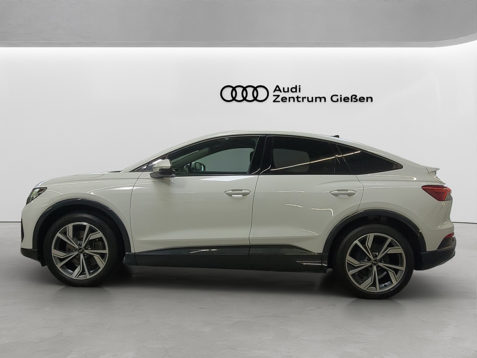 Q4 e-tron Sportback 50 quattro Black AHK HuD Navi