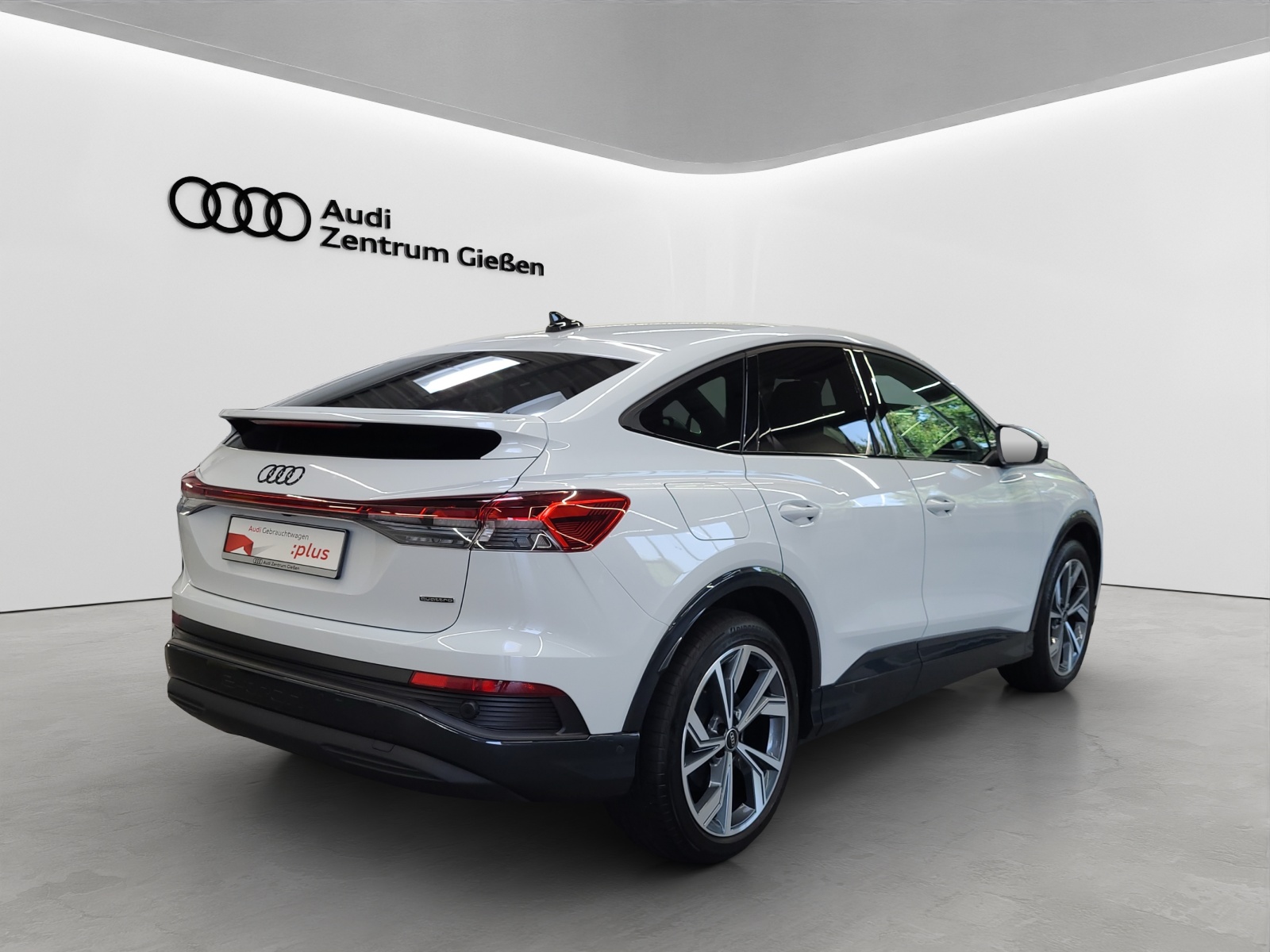 Q4 e-tron Sportback 50 quattro Black AHK HuD Navi