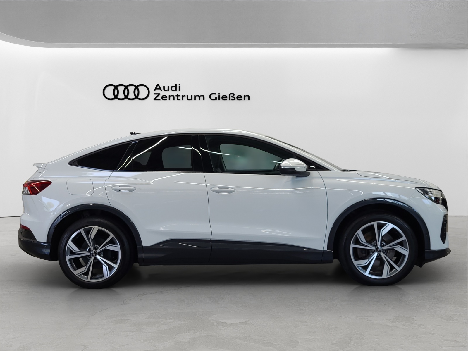 Q4 e-tron Sportback 50 quattro Black AHK HuD Navi