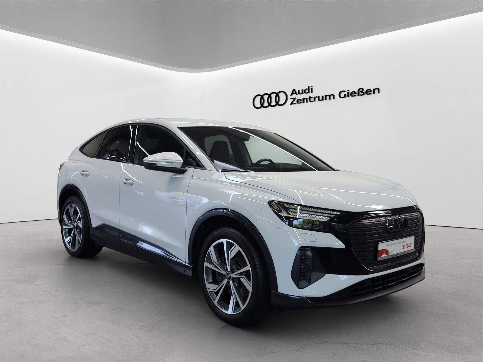Q4 e-tron Sportback 50 quattro Black AHK HuD Navi