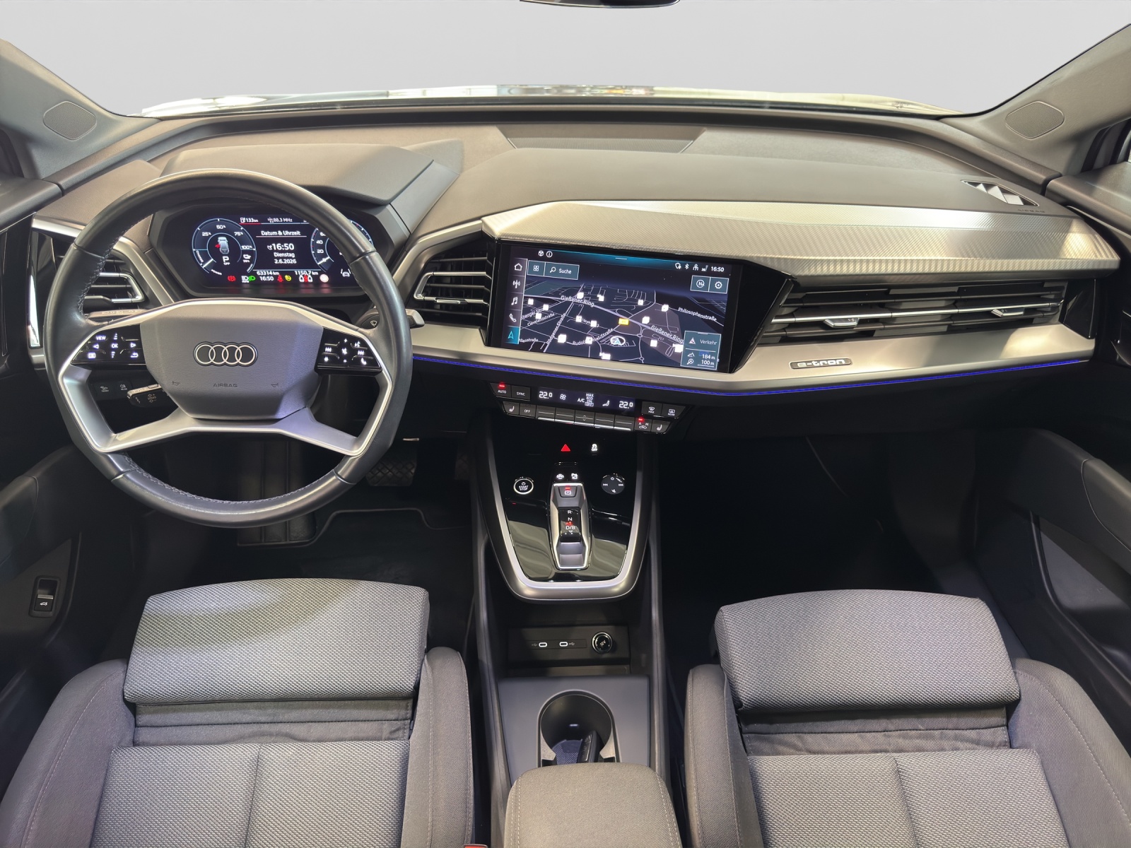 Q4 e-tron 40 basis AHK Matrix-LED Kamera Navi