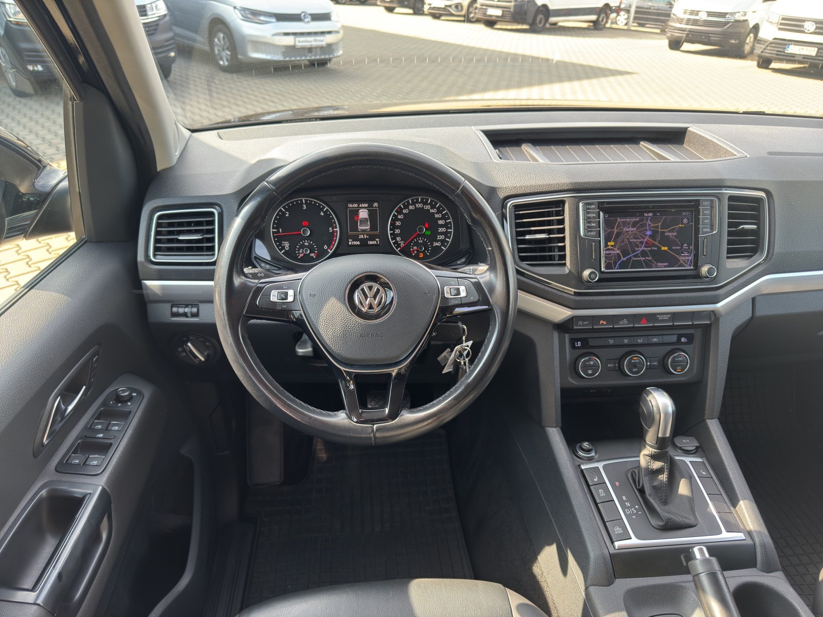 Amarok Highline 3.0 V6 TDI Automatik 4 Motion Leder Navi AHK Chrompaket Wasserzusatzheizung