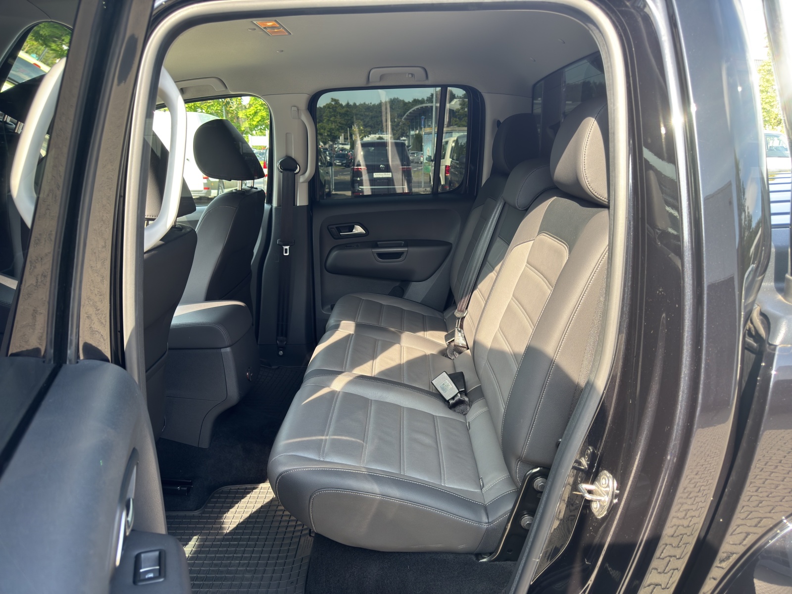 Amarok Highline 3.0 V6 TDI Automatik 4 Motion Leder Navi AHK Chrompaket Wasserzusatzheizung