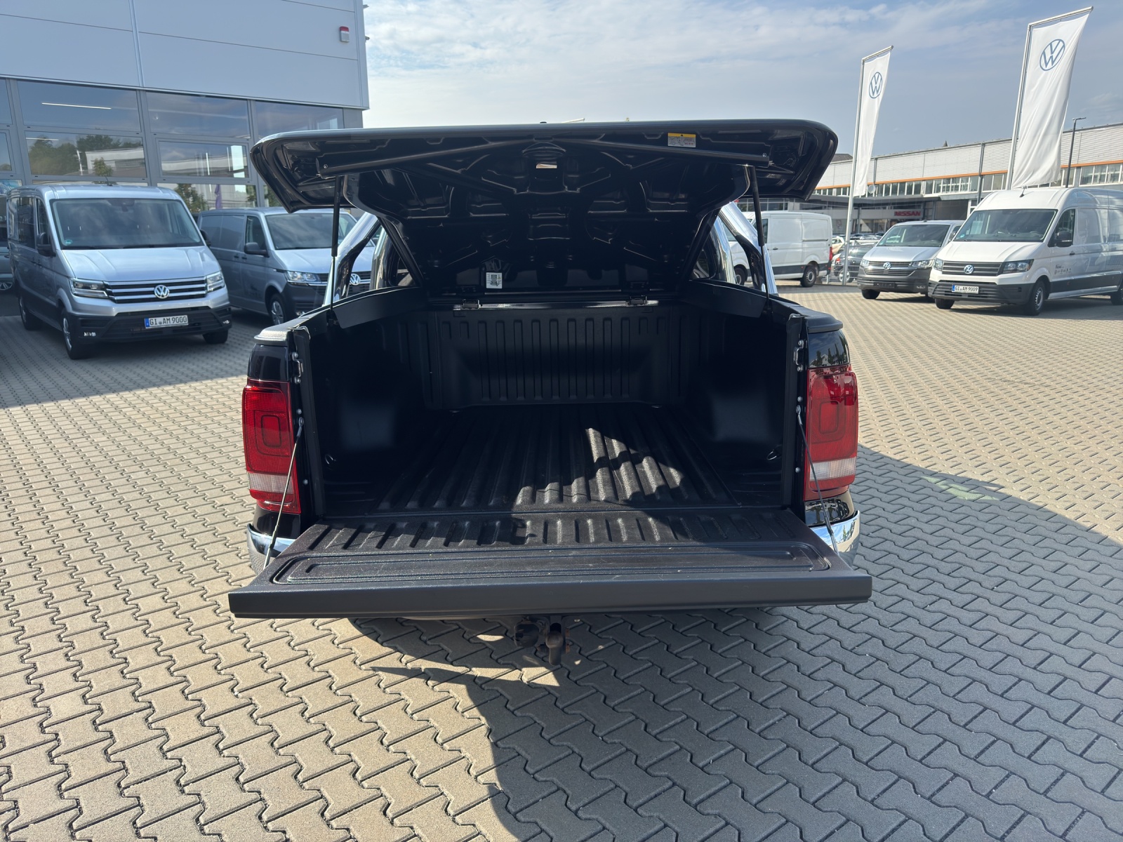 Amarok Highline 3.0 V6 TDI Automatik 4 Motion Leder Navi AHK Chrompaket Wasserzusatzheizung