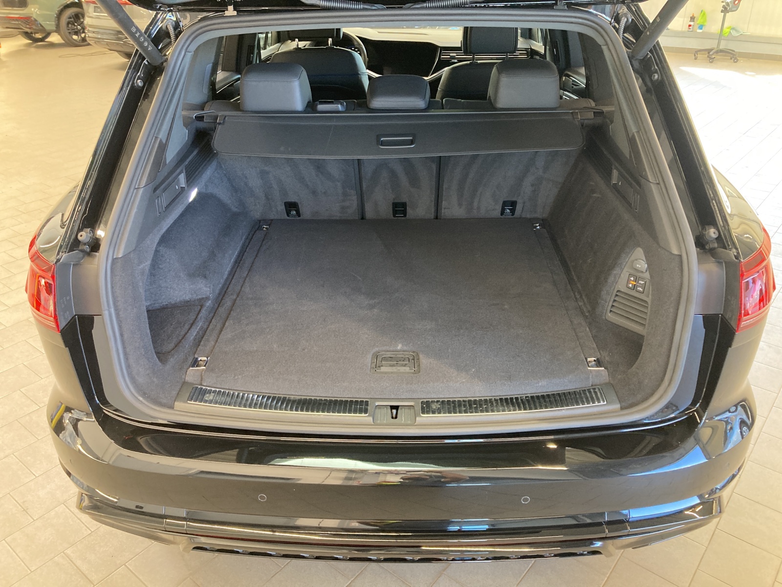 Touareg 3.0 TSI eHybrid 4M R Luftfederung, AHK, Sitzklimatisierung