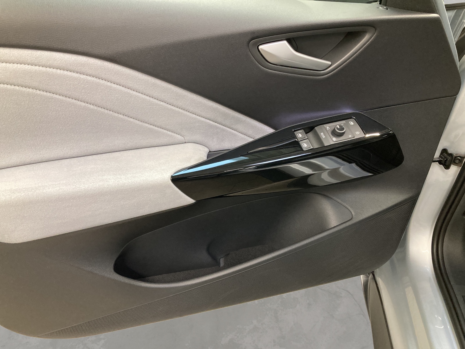 ID.3 Pro S 150kW/77kWh Wärmepumpe IQ-Light ACC Ergositz
