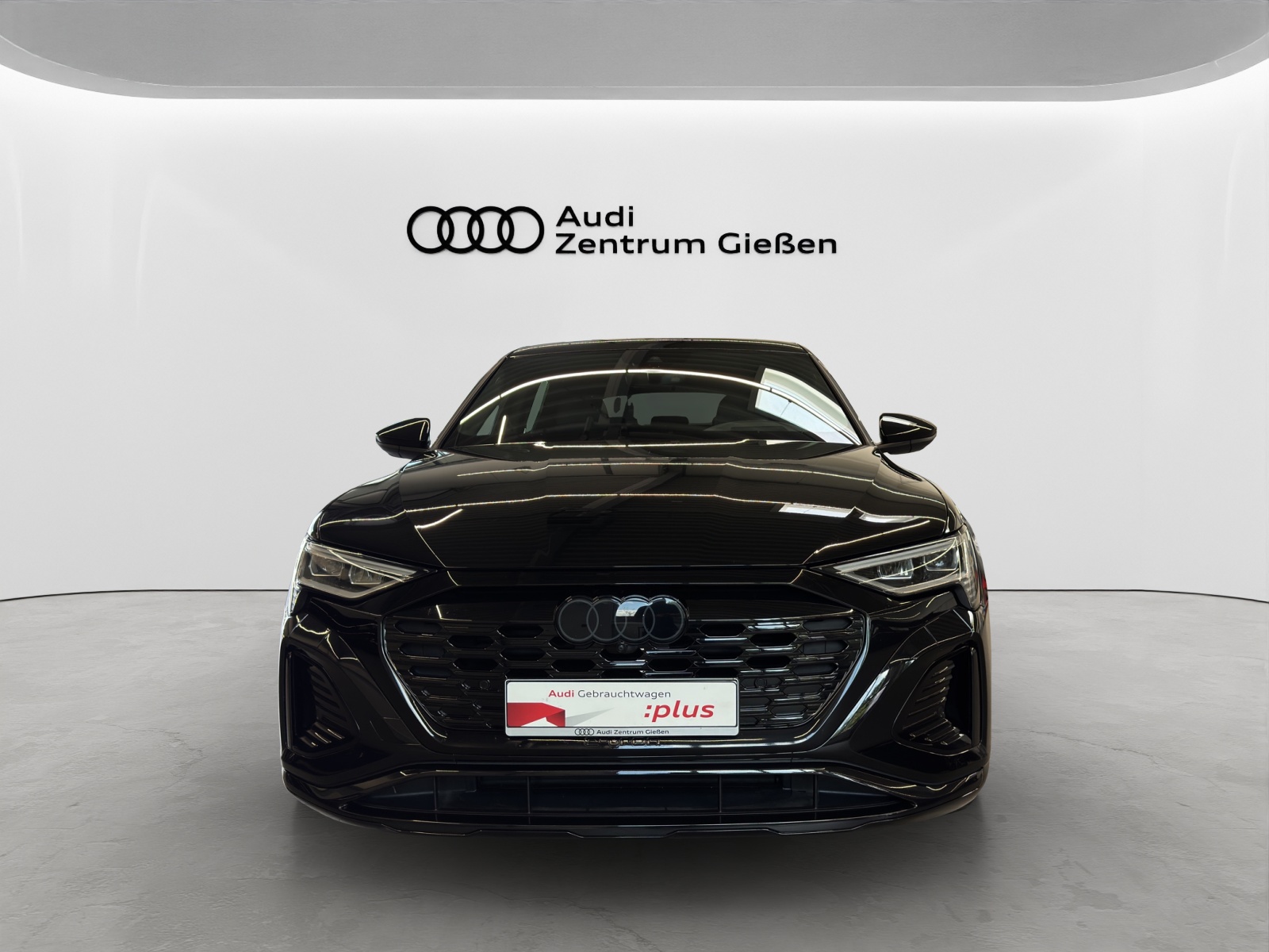 Q8 e-tron 55 quattro S line Black B&O HuD Pano AHK Matrix-LED Navi