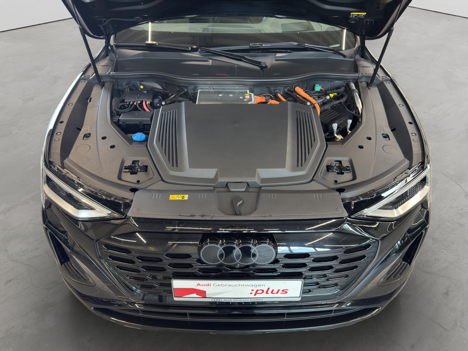 Q8 e-tron 55 quattro S line Black B&O HuD Pano AHK Matrix-LED Navi