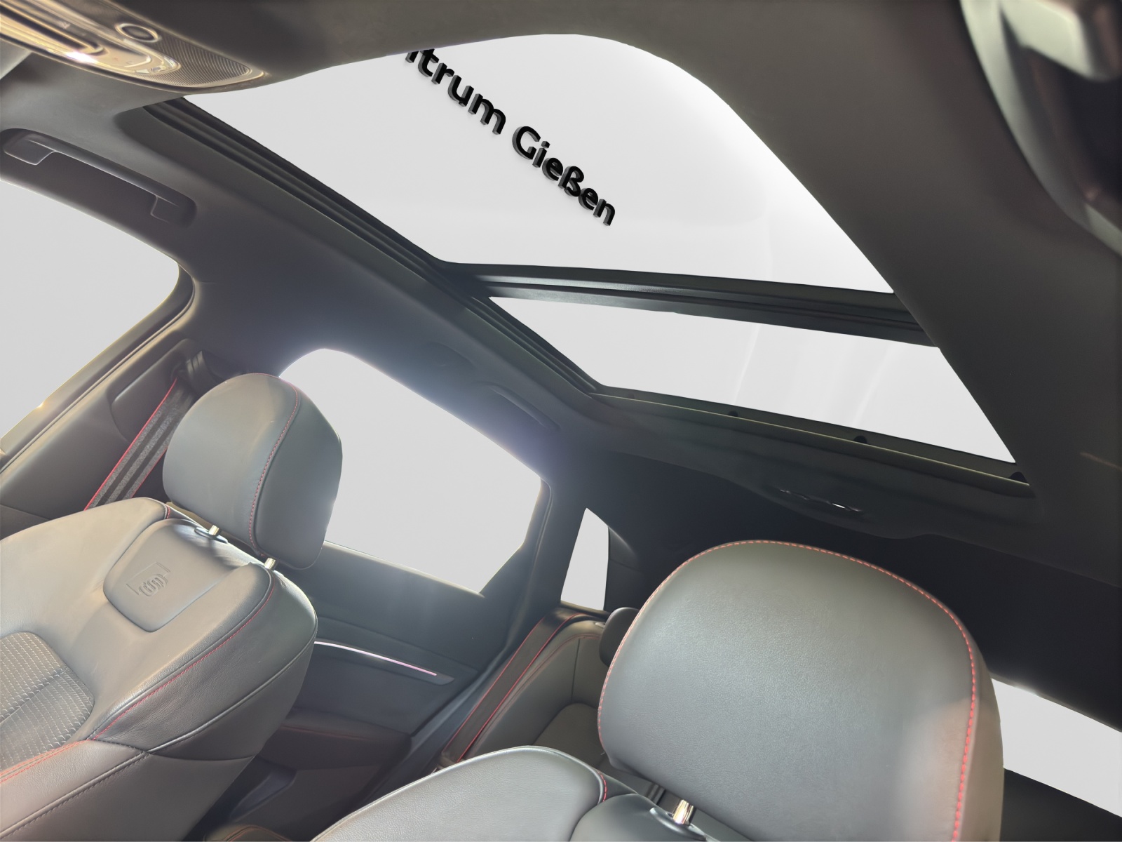 Q8 e-tron 55 quattro S line Black B&O HuD Pano AHK Matrix-LED Navi