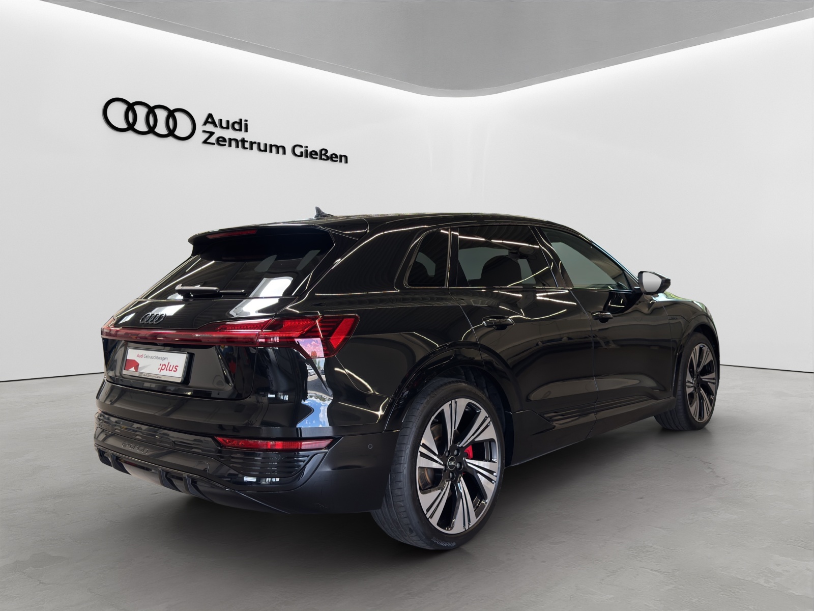 Q8 e-tron 55 quattro S line Black B&O HuD Pano AHK Matrix-LED Navi